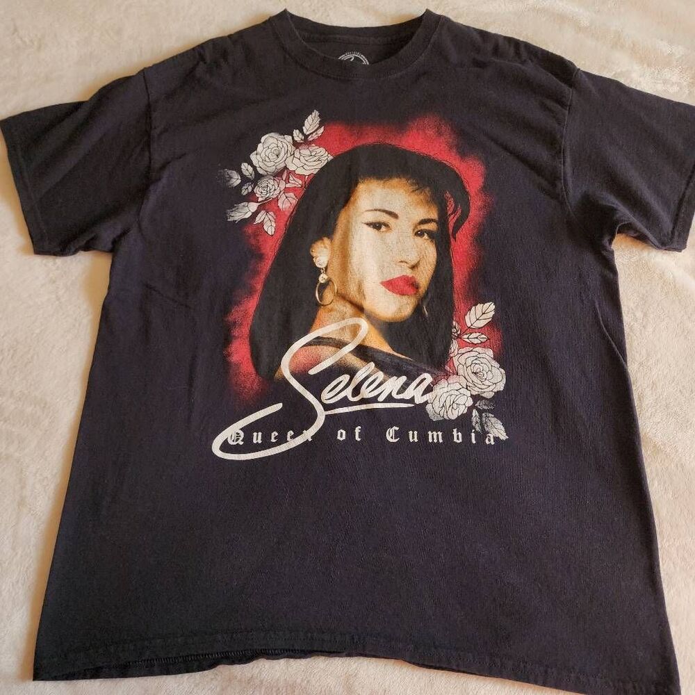 Selena Queen Of Cumbia Black Graphic Tshirt Size M/L